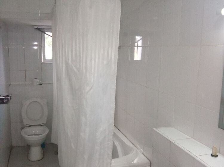 اتاق استاندارد با تخت دوبل, Top Rank Hotel Galaxy Enugu