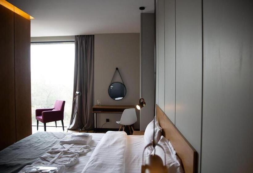 آپارتمان 1 خوابه با چشم‌انداز, Eleven Hotel And Hall