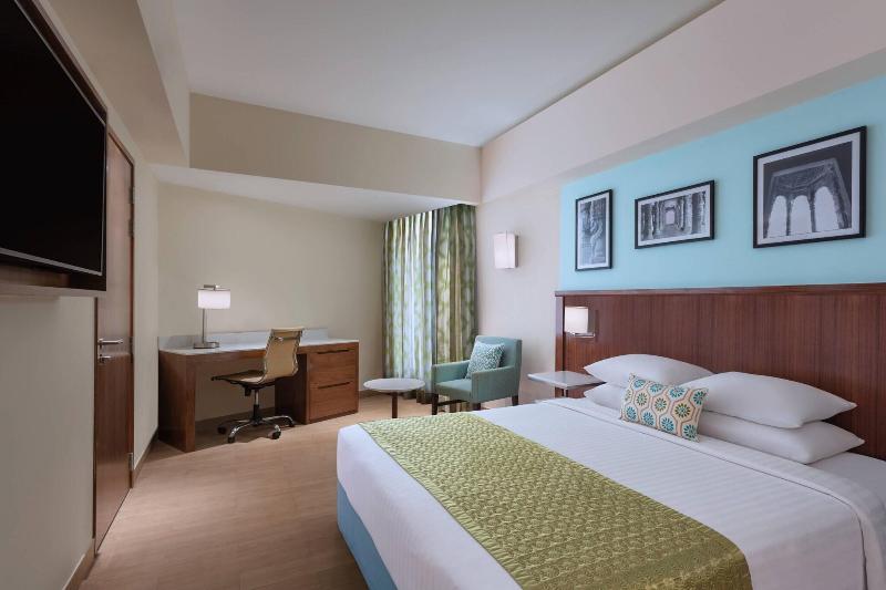 带大床的豪华间, Fairfield By Marriott Visakhapatnam