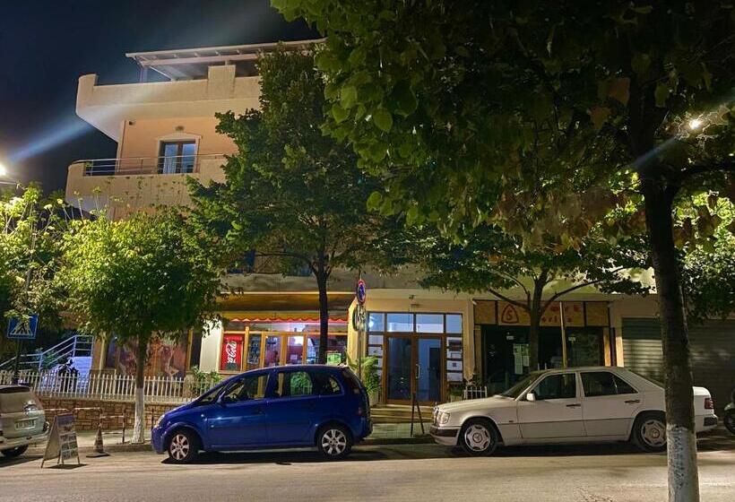 غرفة قياسية مزوَّدة بشُرفة, Metali