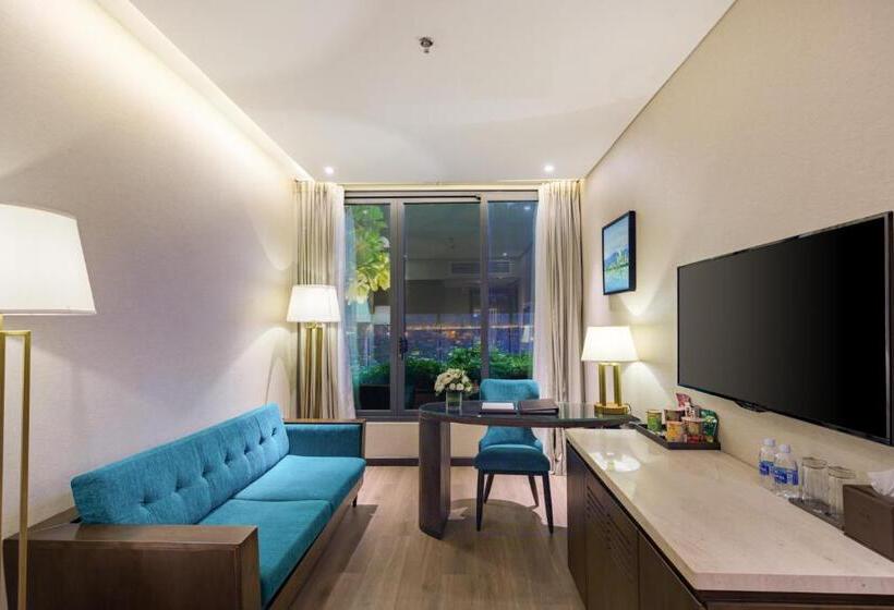 سوئیت با بالکن, New Orient Hotel Da Nang