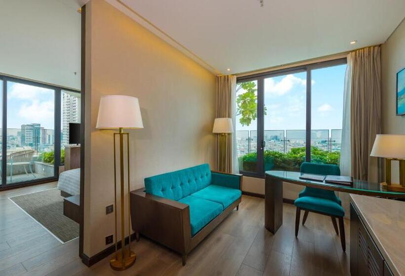 سوئیت با بالکن, New Orient Hotel Da Nang