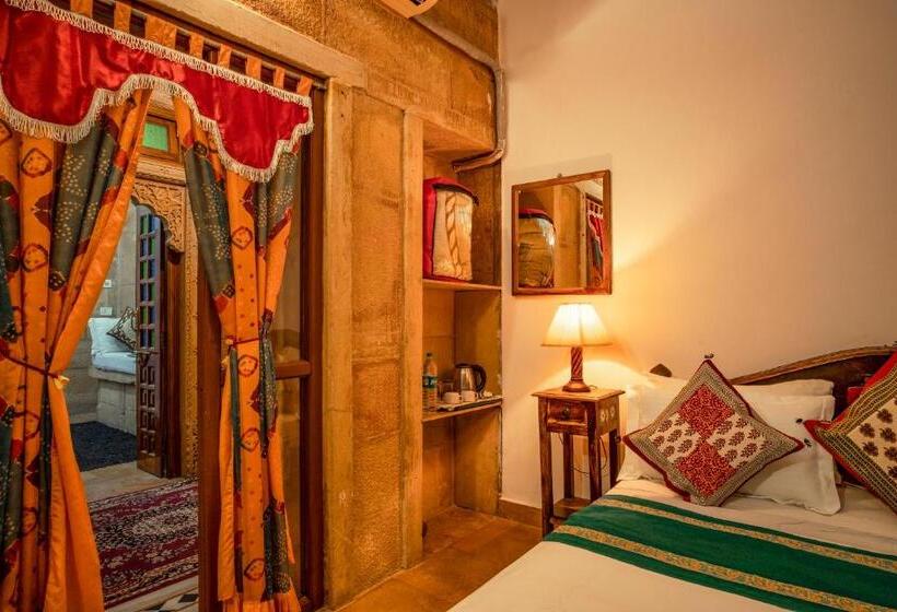 패밀리 룸, Rajmandir