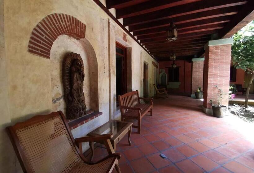 سوییت خانوادگی, Siglo Xvii Art Gallery