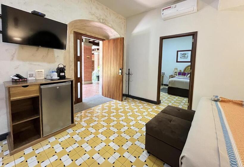 سوییت خانوادگی, Siglo Xvii Art Gallery