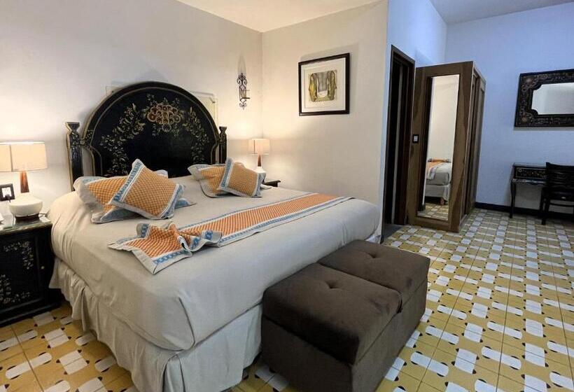 سوییت خانوادگی, Siglo Xvii Art Gallery