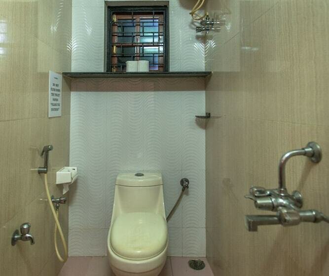 Кровать в Общей Комнате, Moustache Goa Cowork Hostel