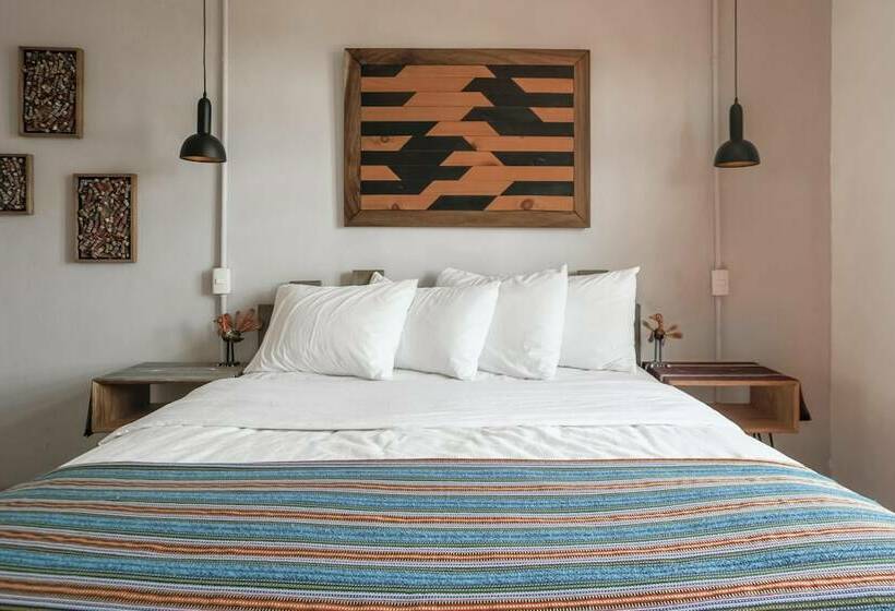 اتاق لوکس, Socialtel Antigua Formerly Selina Antigua