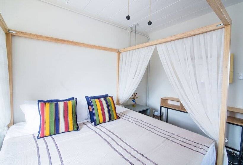 اتاق لوکس, Socialtel Antigua Formerly Selina Antigua