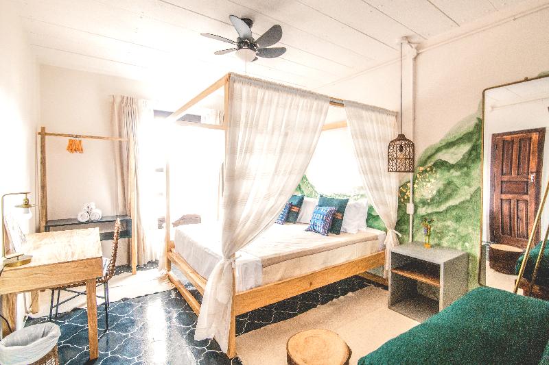 اتاق لوکس, Socialtel Antigua Formerly Selina Antigua