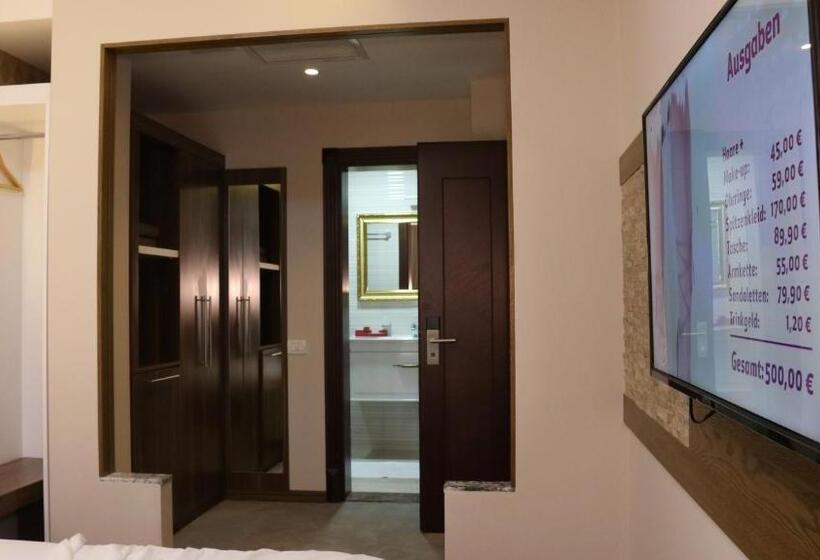 اتاق لوکس, Admiral