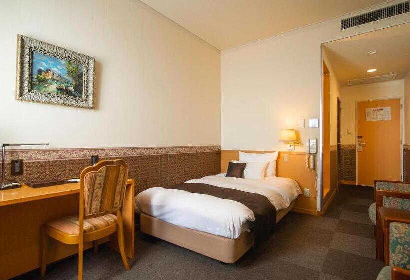 חדר סטנדרט יחיד, Chres