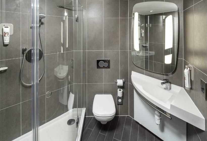 Номер Стандарт, Ibis London Canning Town