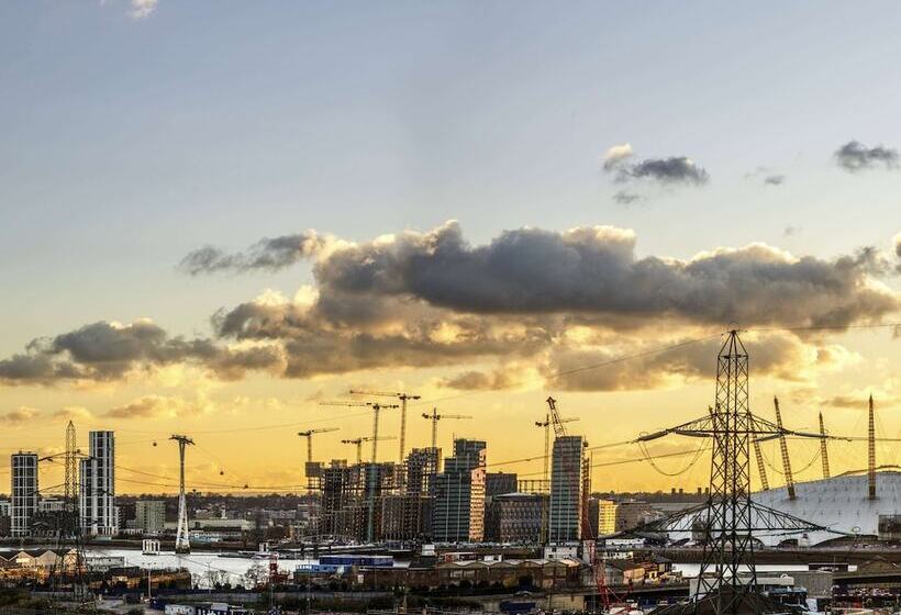 Номер Стандарт, Ibis London Canning Town