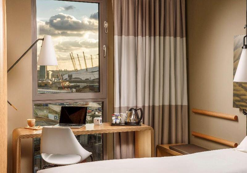 Номер Стандарт, Ibis London Canning Town