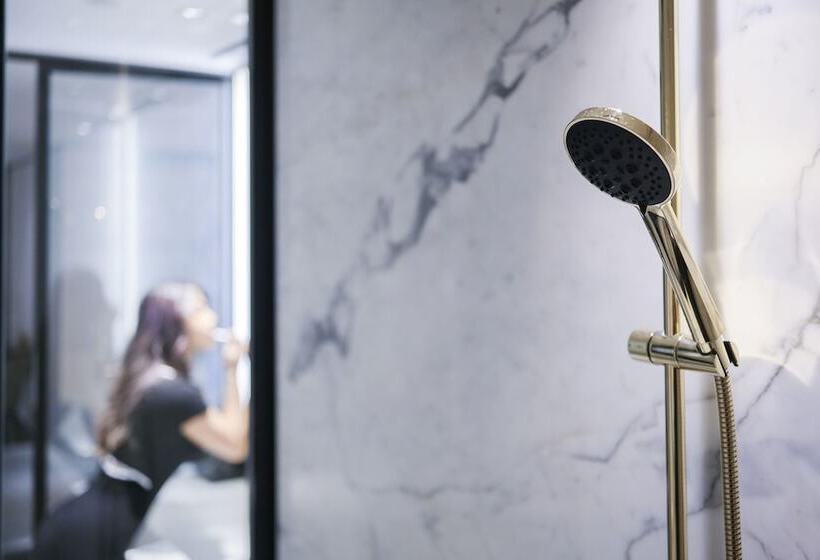 اتاق لوکس, The Murray, Hong Kong, A Niccolo