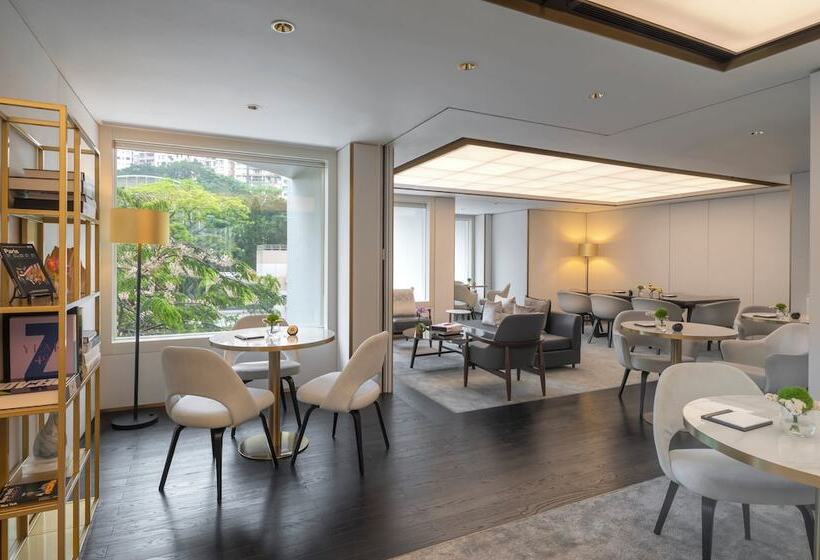 سوییت, The Murray, Hong Kong, A Niccolo