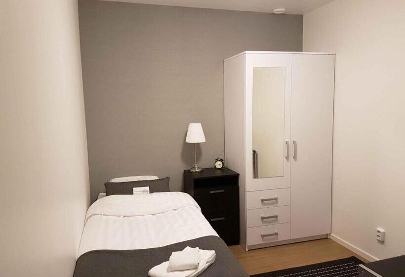 חדר בסיסי יחיד עם חדר אמבטיה משותף, Spirans Rum Och Logi