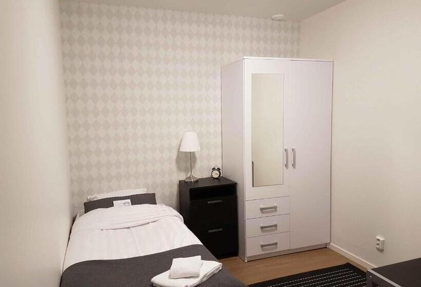 חדר בסיסי יחיד עם חדר אמבטיה משותף, Spirans Rum Och Logi