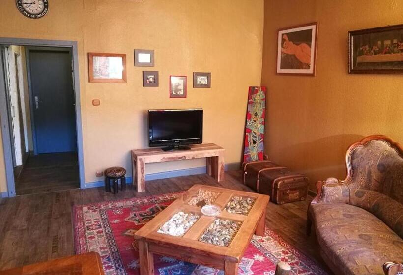 غرفة عائلية, Au Cep De Vigne