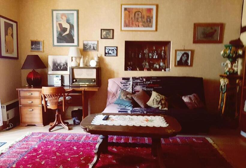 غرفة عائلية, Au Cep De Vigne