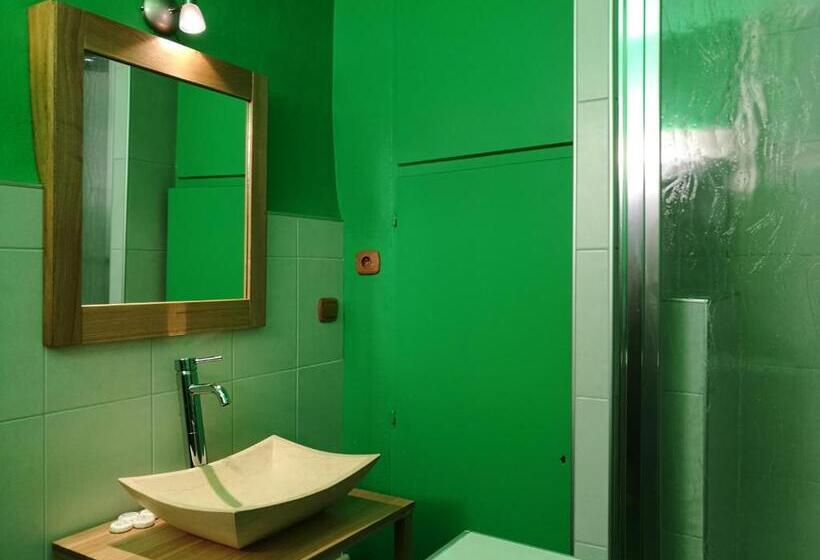 غرفة عائلية, Au Cep De Vigne