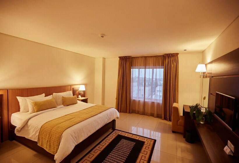 سوییت لوکس, Bristol Palace