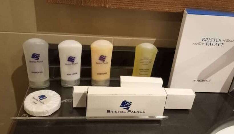 سوییت لوکس, Bristol Palace