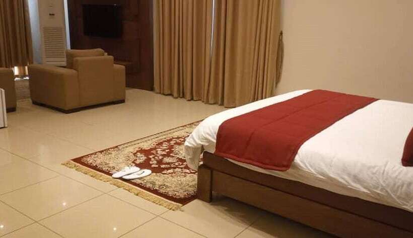 سوئیت ریاست جمهوری 2 خوابه, Bristol Palace