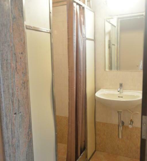 חדר סופריור לשלושה, Dimar Beach