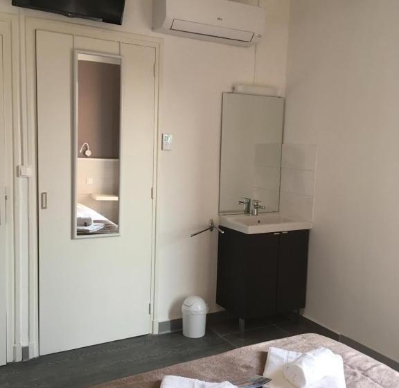 غرفة قياسية مزوَّدة بشُرفة, Hôtel De La Mer