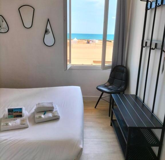 Семейный Номер, Hôtel De La Mer