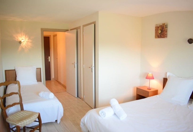 标准三人间, Source De La Vallée