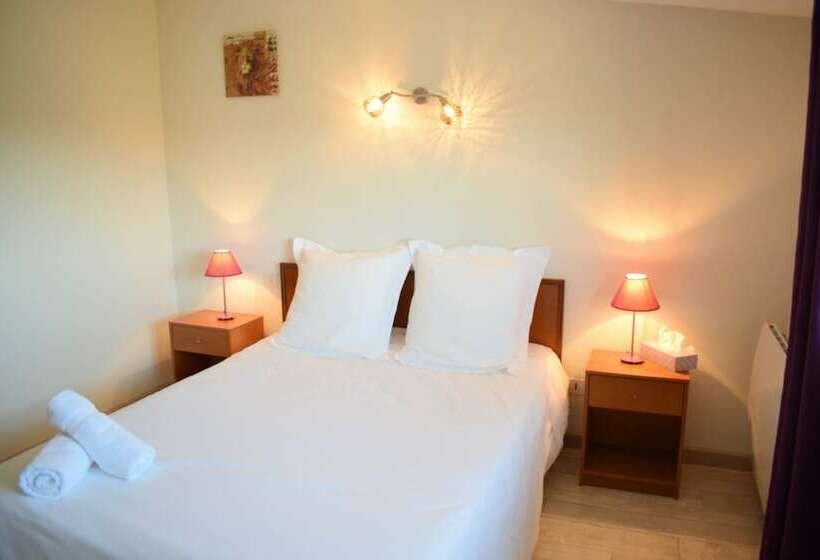 标准三人间, Source De La Vallée