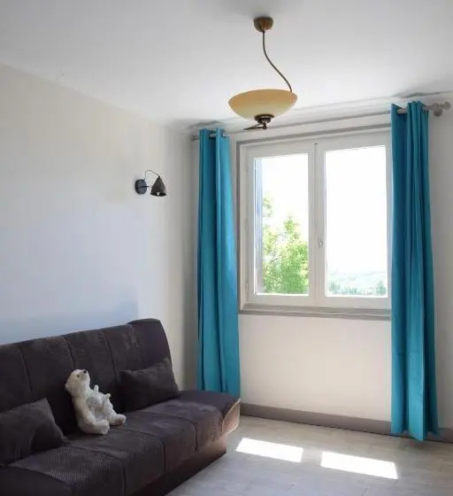 Chambre Familiale, Source De La Vallée