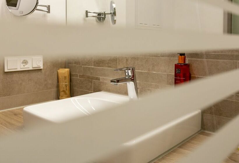 コンフォートルーム, Modi