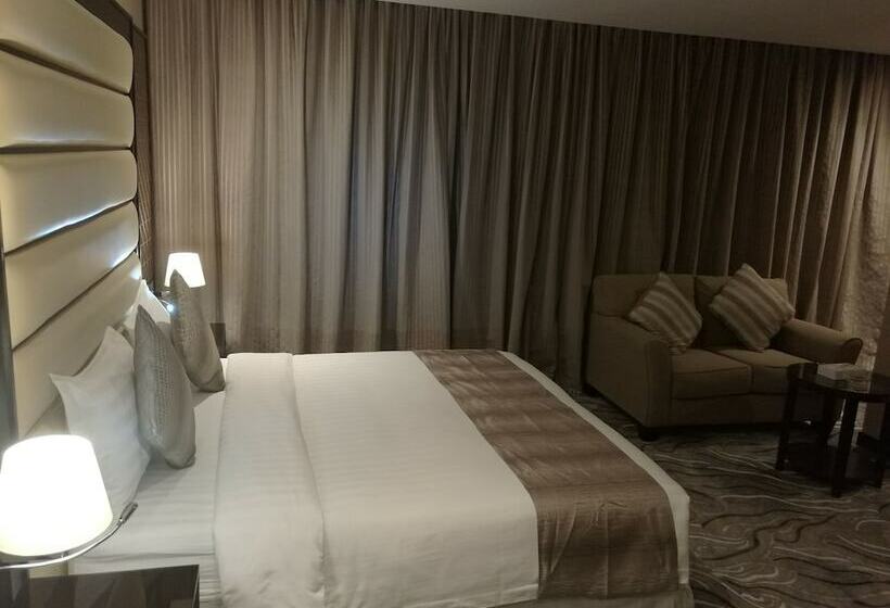 Номер Deluxe, Naviti Warwick Al Khobar