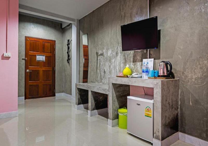 اتاق سوپریور چهار تخته, The Guest Hotel Krabi