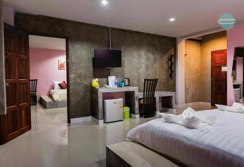 اتاق سوپریور چهار تخته, The Guest Hotel Krabi