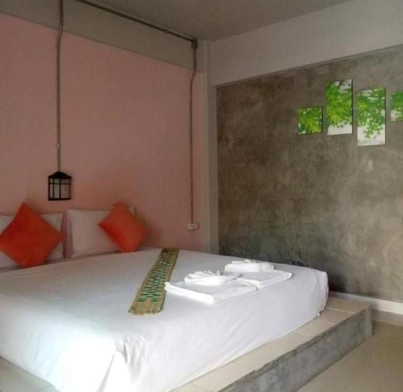 غرفة قياسية مزوَّدة بشُرفة, The Guest Hotel Krabi