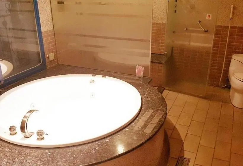 اتاق استاندارد, Lestar Motel