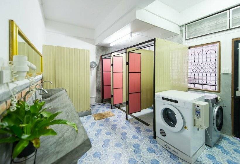 공동 객실, The Neighbors Hostel