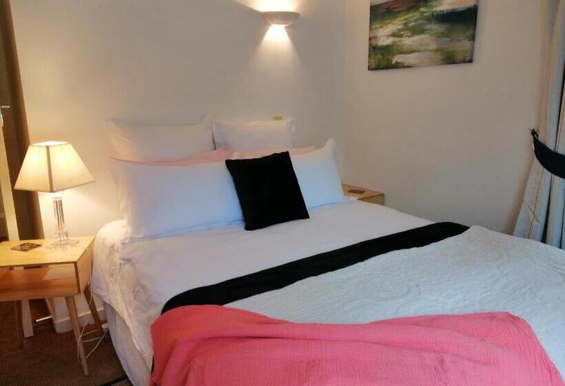 デラックスルーム, Irongate Retreat