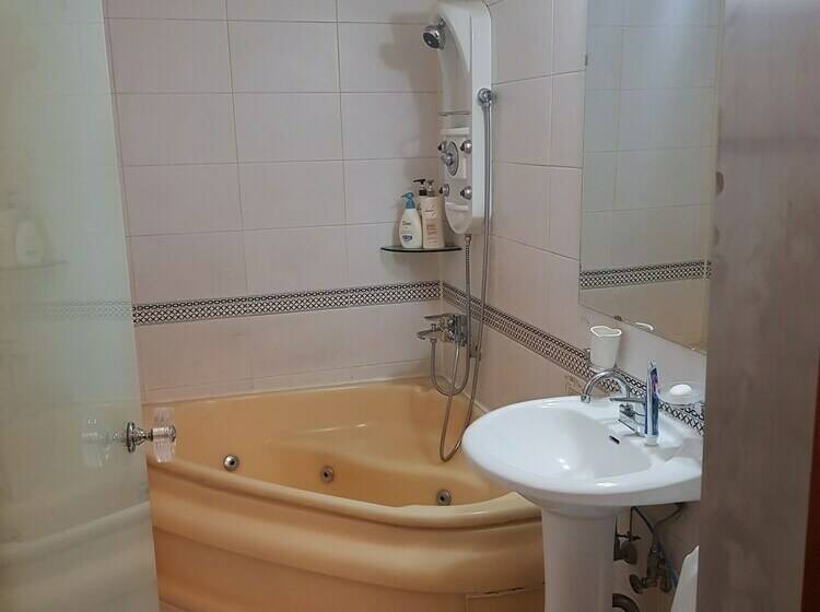 اتاق استاندارد, Couple Motel