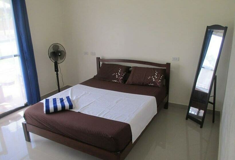 اتاق استاندارد با چشمانداز استخر, Higala Resort