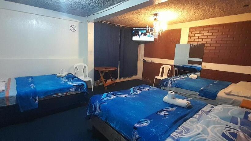 اتاق سه‌نفرۀ استاندارد با سرویس بهداشتی بیرون از اتاق, El Mesón, Guatemala