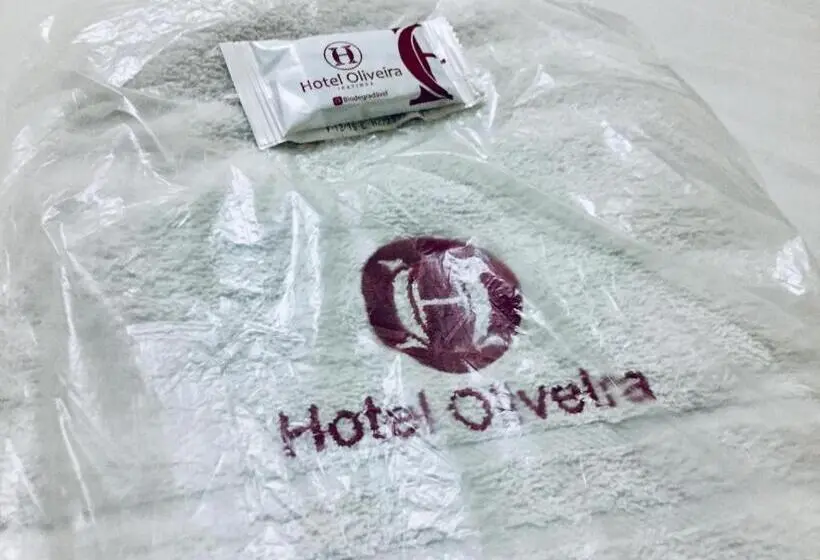 デラックストリプルルーム, Oliveira