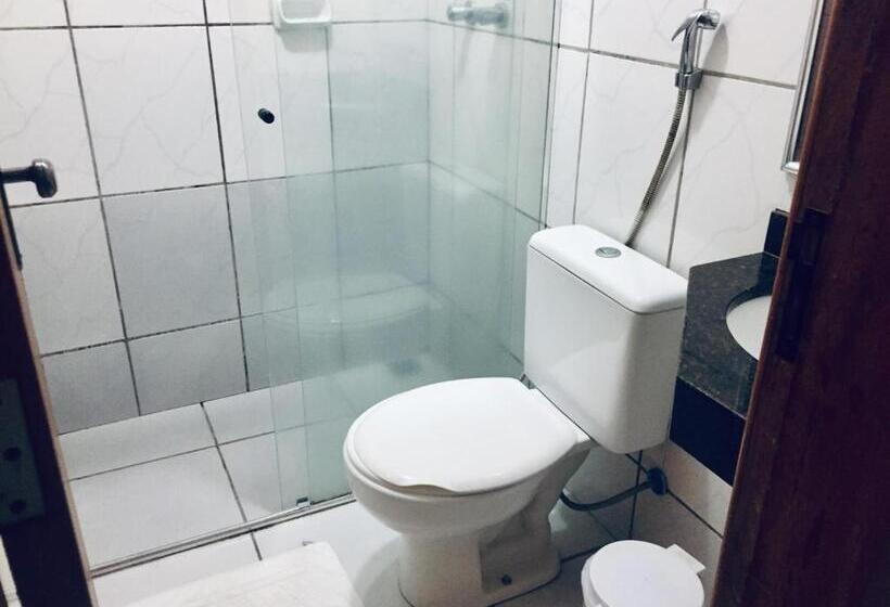 スタンダードトリプルルーム, Oliveira