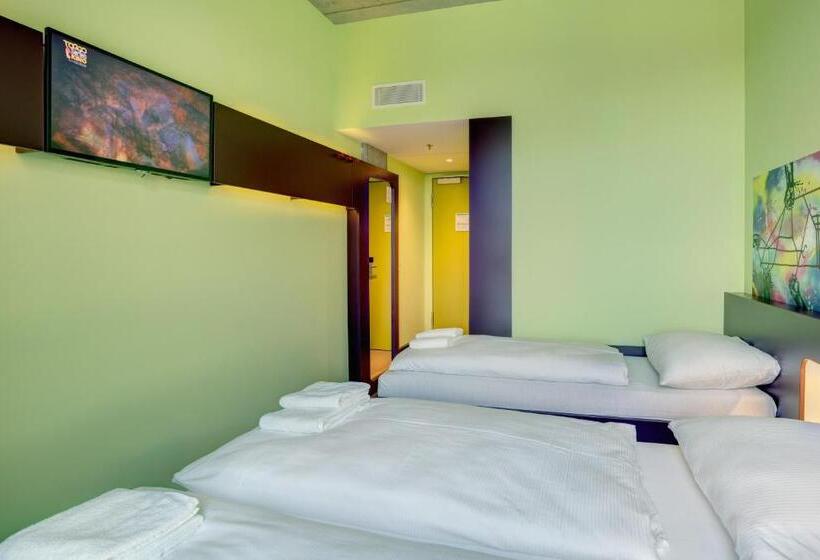 غرفة قياسية ثلاثية, Meininger Hotel Berlin East Side Gallery