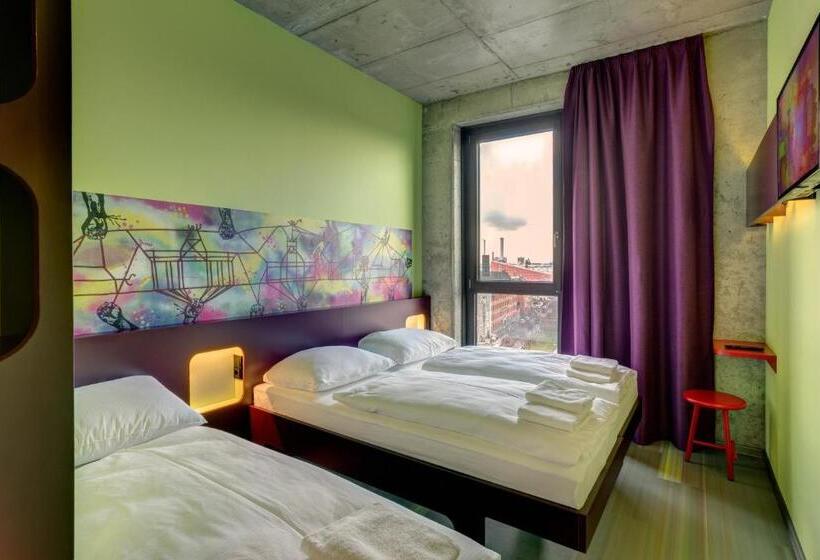 חדר סטנדרט לשלושה, Meininger Hotel Berlin East Side Gallery